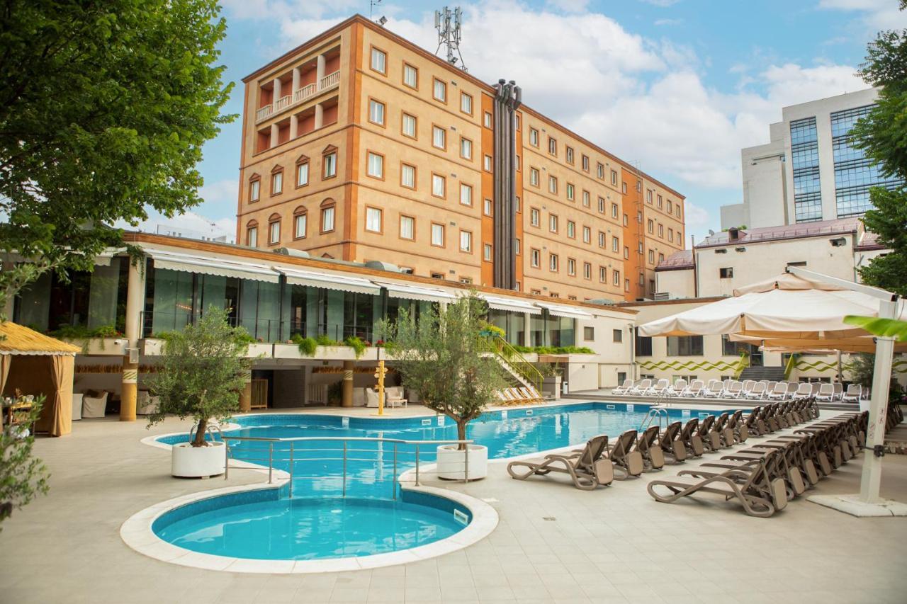 Best Western Plus Congress Hotel Yerevan Bagian luar foto