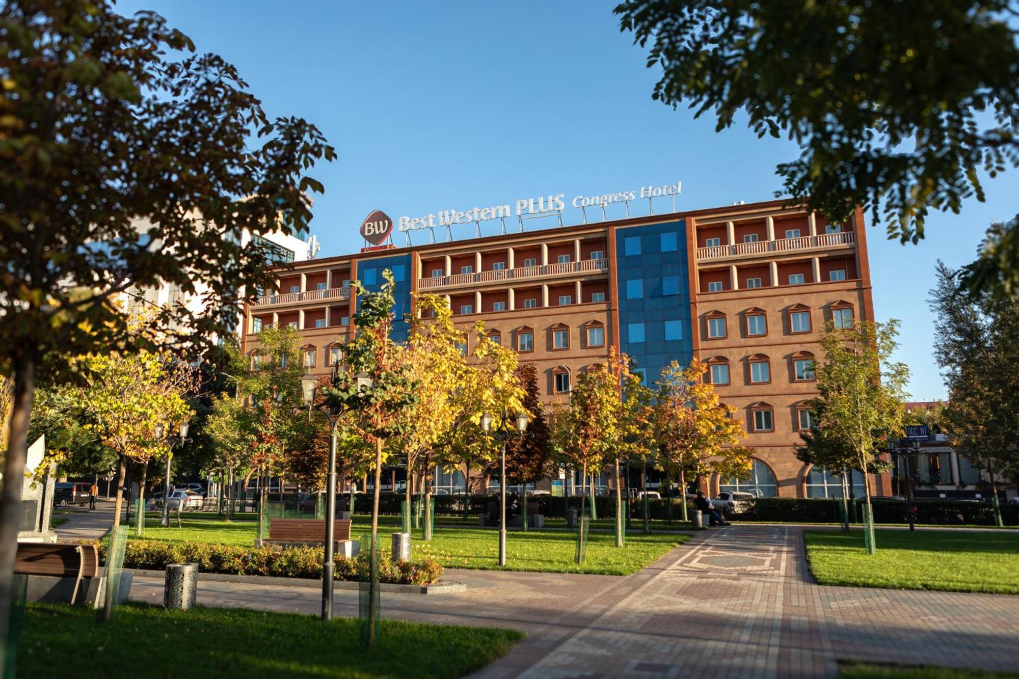 Best Western Plus Congress Hotel Yerevan Bagian luar foto